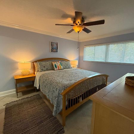 Treasure Island Beach, Fl Waterfront Condo Located Steps Away From The Intracoastal Waterway St. Pete Beach Exterior foto