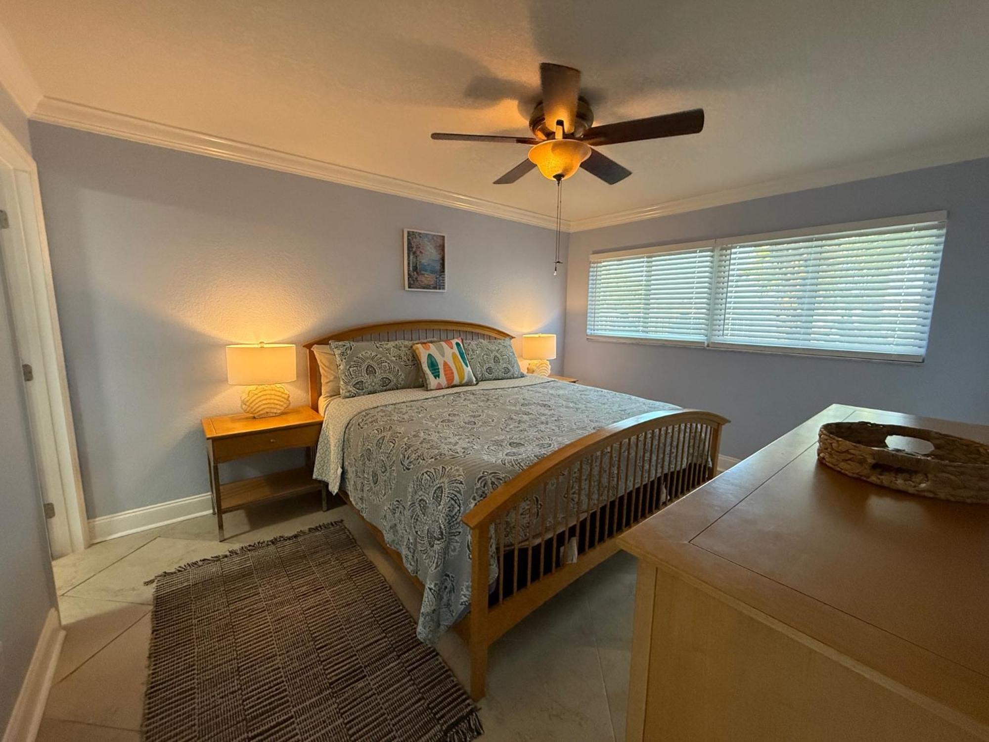 Treasure Island Beach, Fl Waterfront Condo Located Steps Away From The Intracoastal Waterway St. Pete Beach Exterior foto