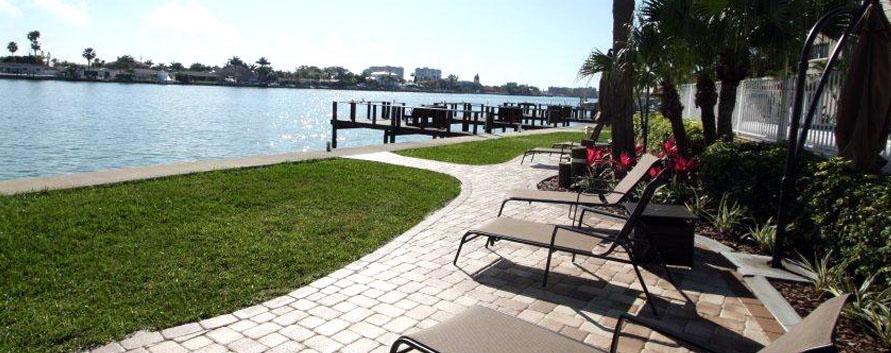 Treasure Island Beach, Fl Waterfront Condo Located Steps Away From The Intracoastal Waterway St. Pete Beach Exterior foto