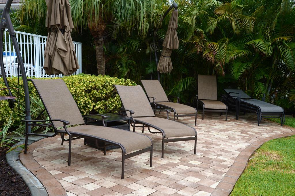 Treasure Island Beach, Fl Waterfront Condo Located Steps Away From The Intracoastal Waterway St. Pete Beach Exterior foto