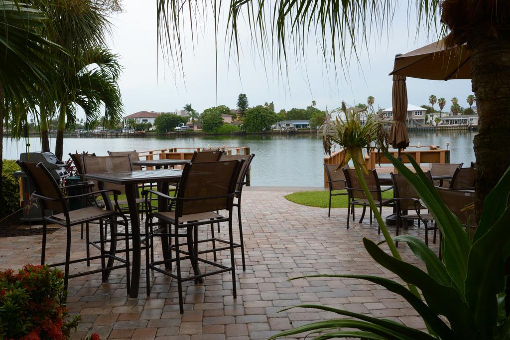 Treasure Island Beach, Fl Waterfront Condo Located Steps Away From The Intracoastal Waterway St. Pete Beach Exterior foto