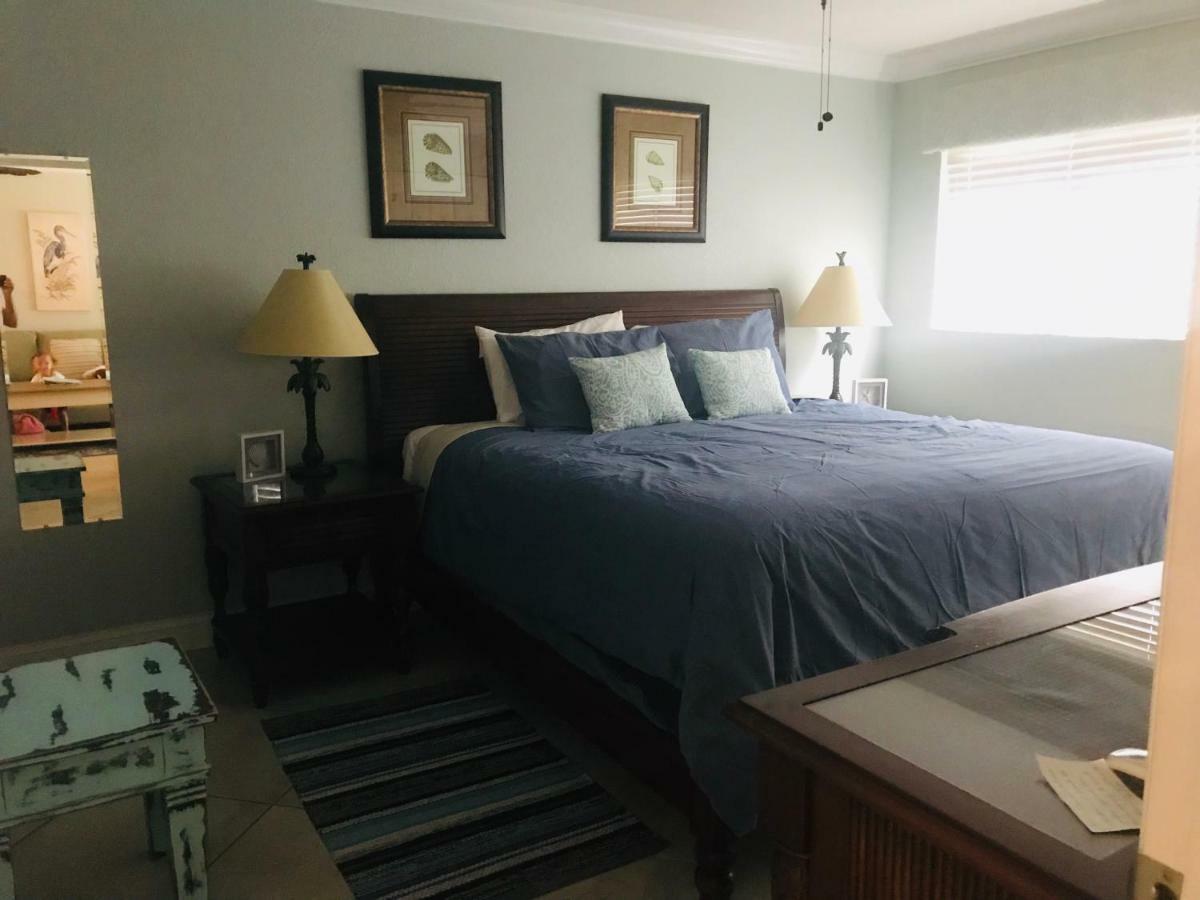 Treasure Island Beach, Fl Waterfront Condo Located Steps Away From The Intracoastal Waterway St. Pete Beach Exterior foto